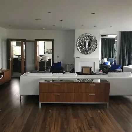 Contemporary Living Overlooking Water *