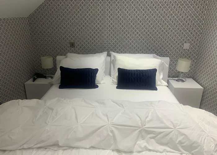 Contemporary Living Overlooking Water *